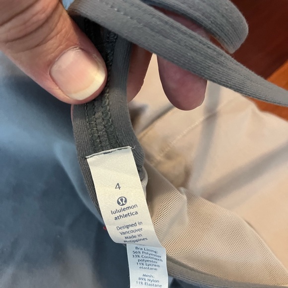 Lululemon tank and sports bras size 4 - Picture 5 of 6